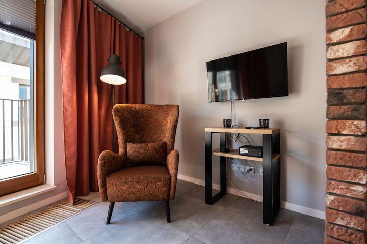 Room 4 of 157