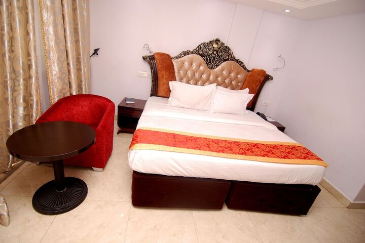 Room 29 of 99