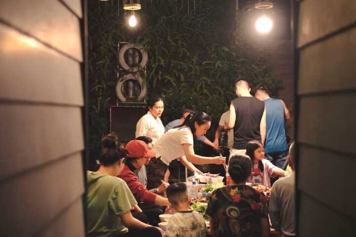 Dining 34 of 51