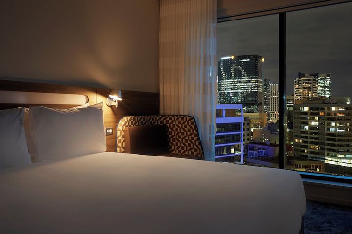 Room 12 of 40
