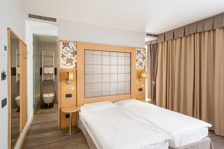 Room 14 of 61