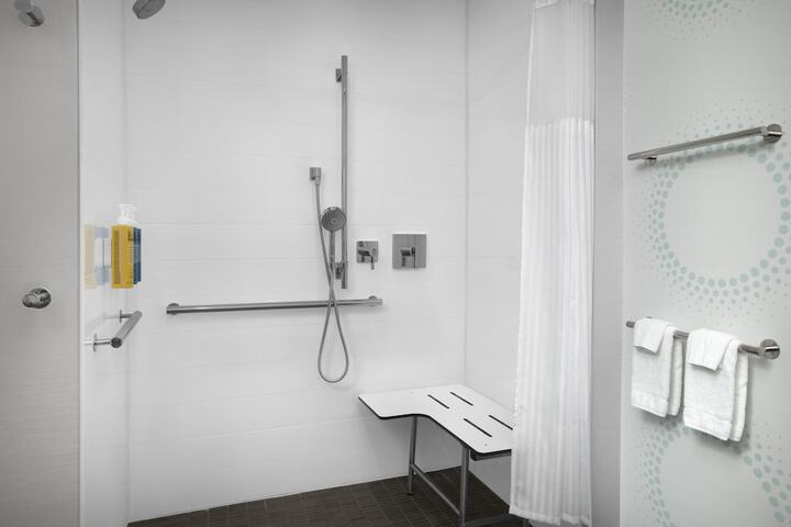 Room 15 of 32