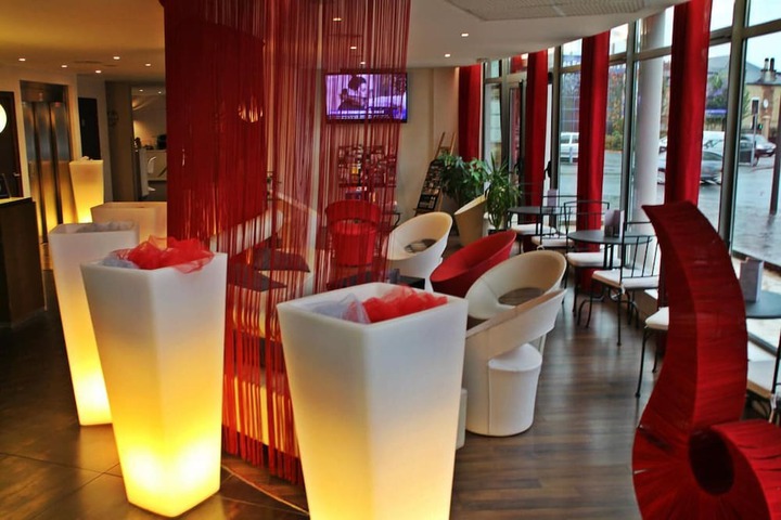 Guest Lobby