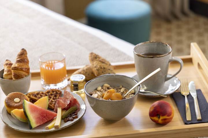 Breakfast/Coffee Service 69 of 77