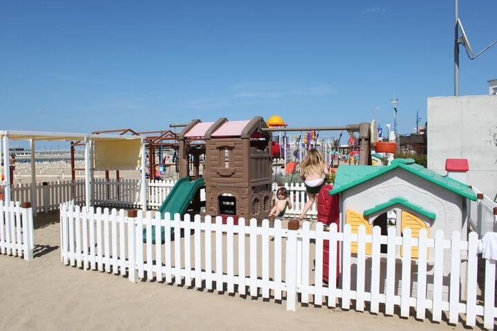 Children's play area - outdoor