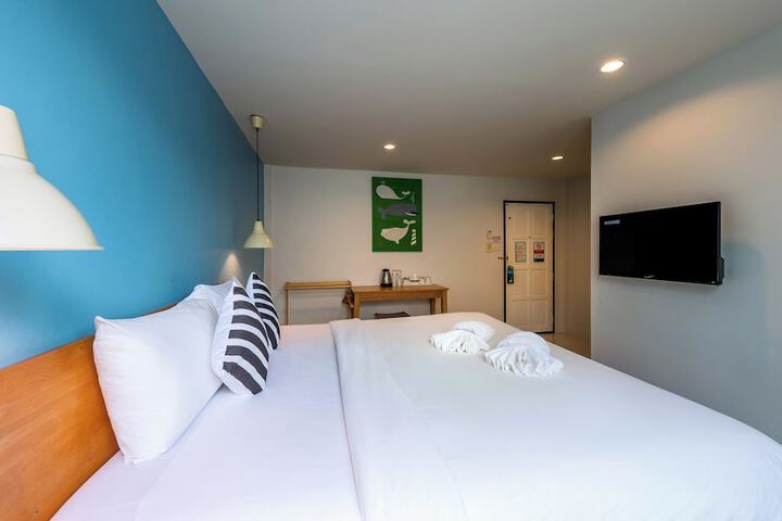 Room 12 of 33