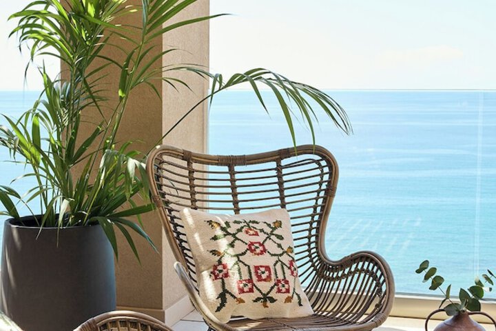 Lounge 138 of 160