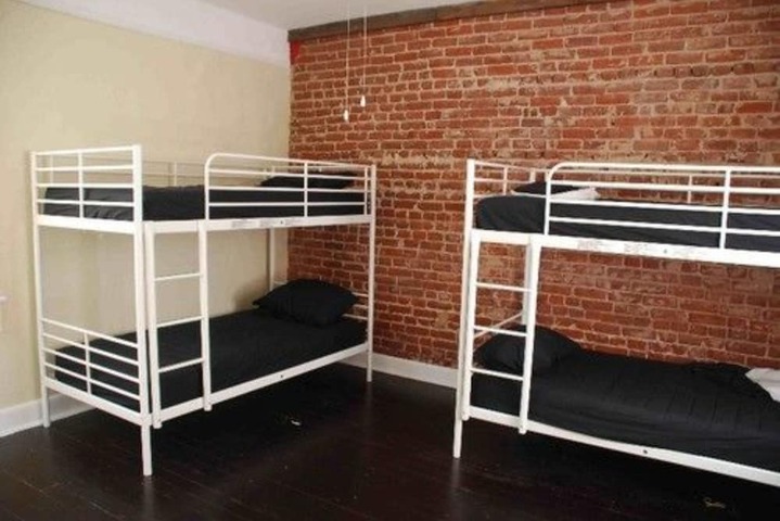 Room 5 of 12