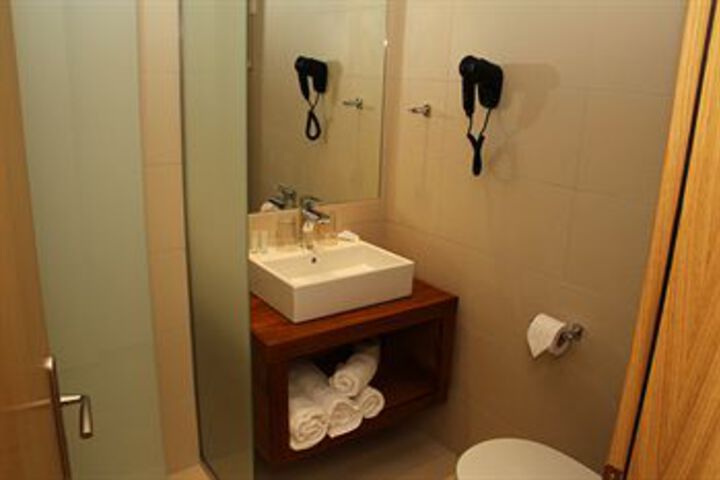 Room 4 of 24