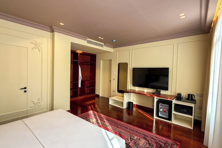 Room 62 of 96