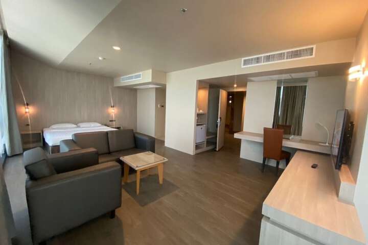 Room 44 of 101