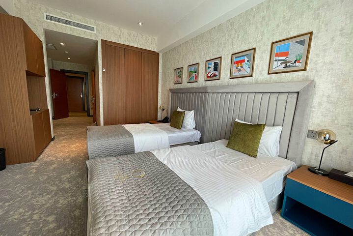 Room 4 of 30