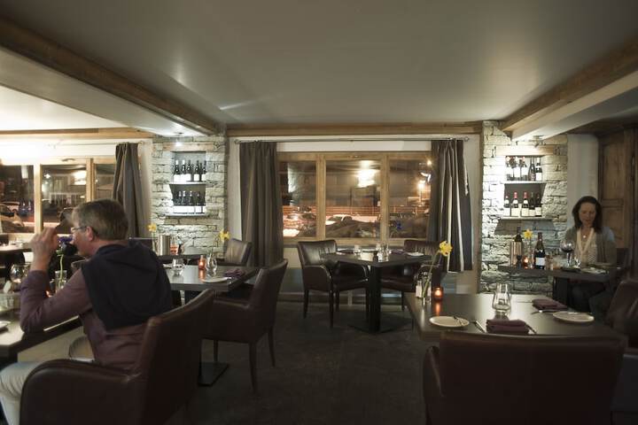 Lounge 60 of 64
