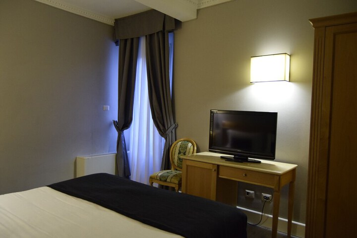 Room 15 of 30