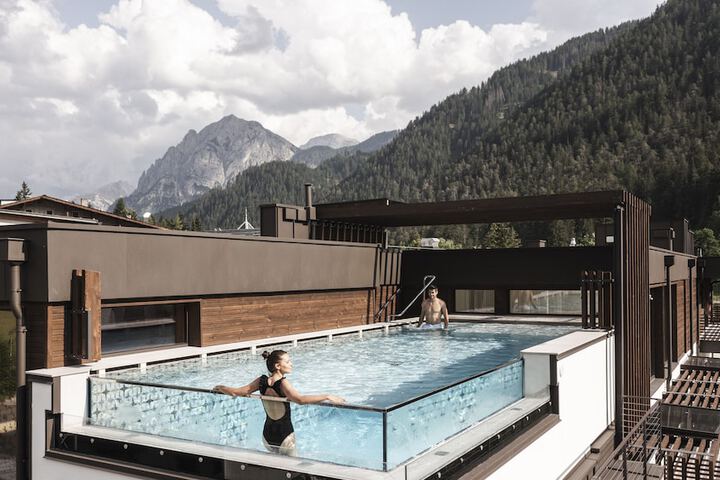 Pools & Facilities