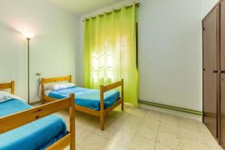Room 12 of 17