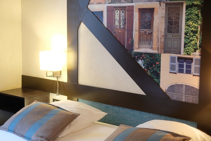 Room 6 of 34