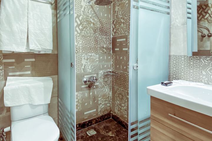 Hotel 330 of 340