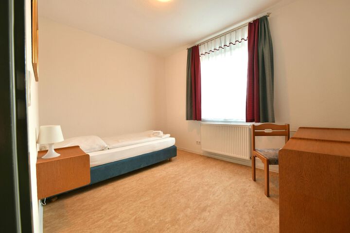 Room 4 of 30