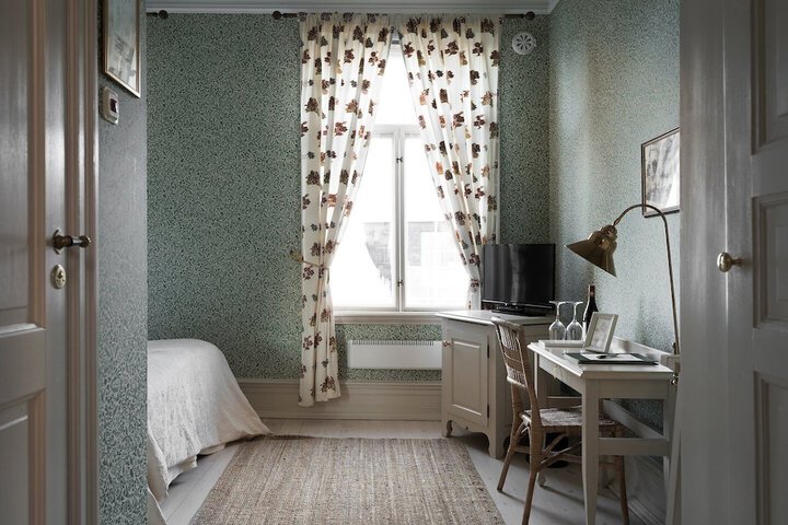 Room 12 of 51