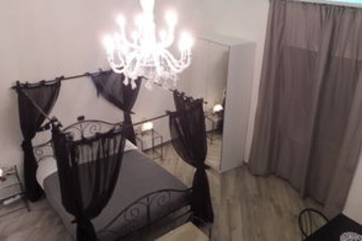 Room 15 of 25