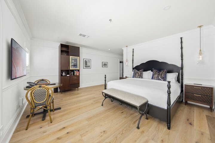 Room 16 of 114