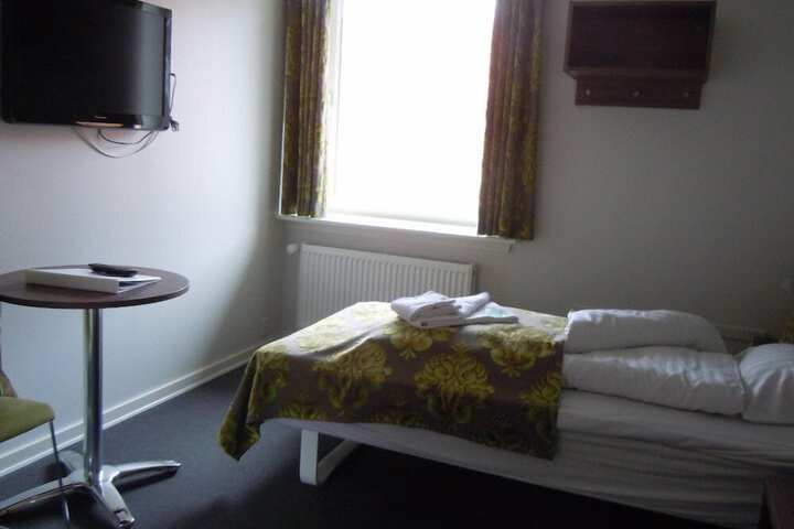 Room 4 of 39