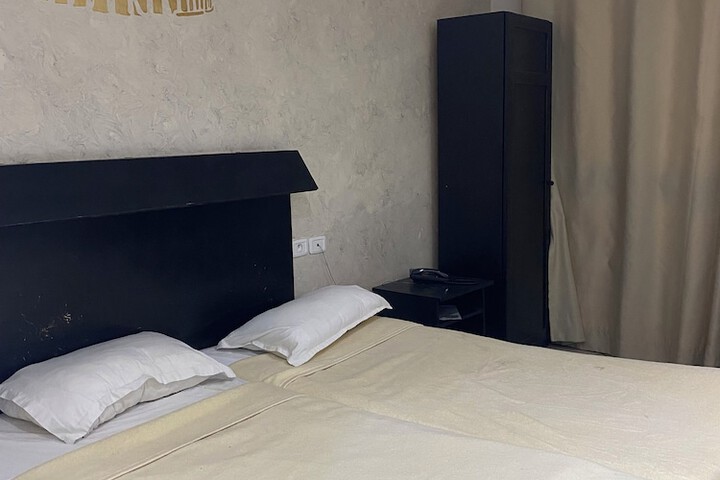 Room 9 of 19