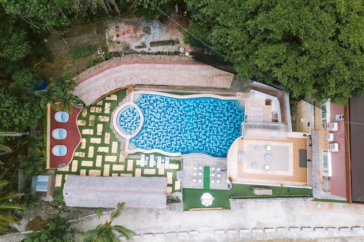 Pool 22 of 44