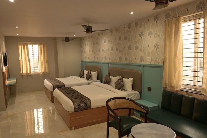 Room 34 of 62