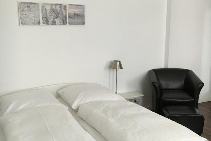 Room 6 of 49