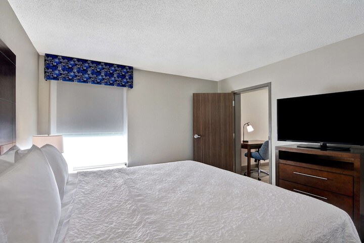 Room 11 of 60