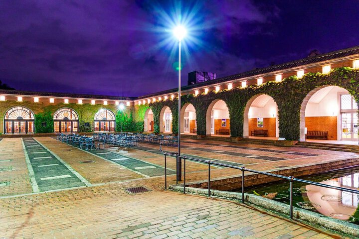 Hotel Exterior 64 of 73