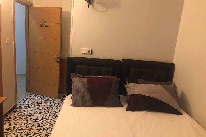 Room 44 of 137