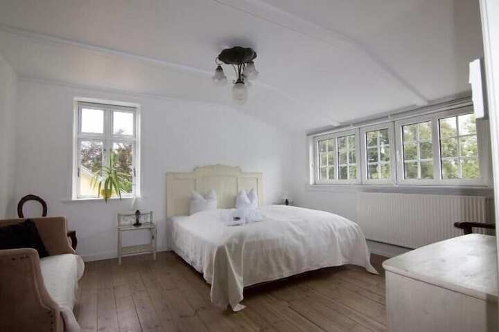 Room 15 of 40