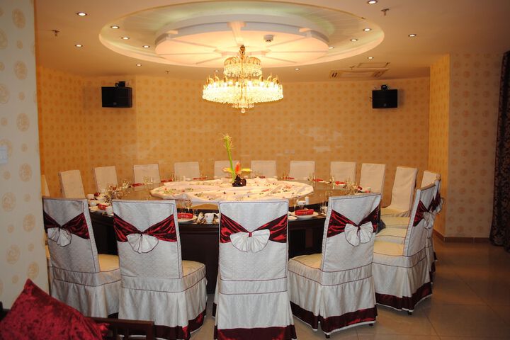 Ballroom/Hall 93 of 117
