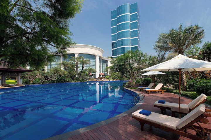 Hotel with Pool