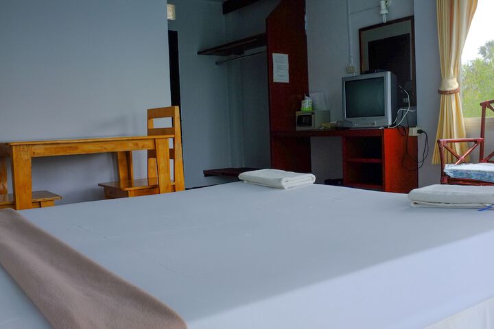 Room 11 of 23