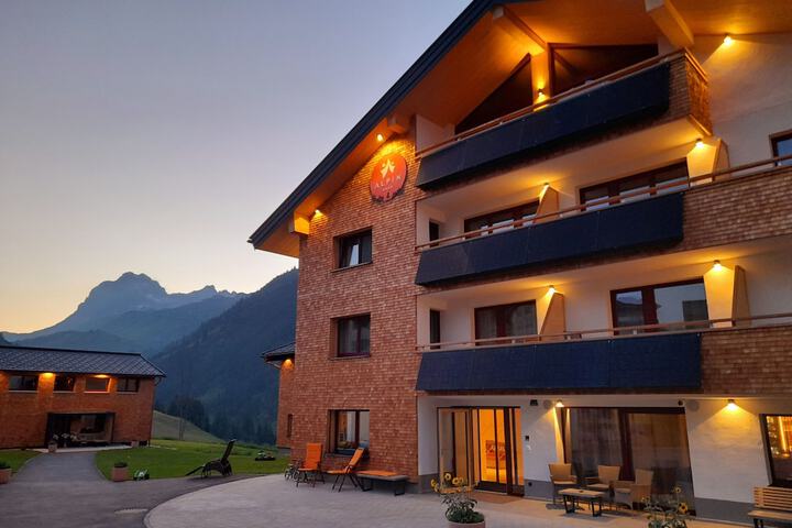 Hotel 114 of 117