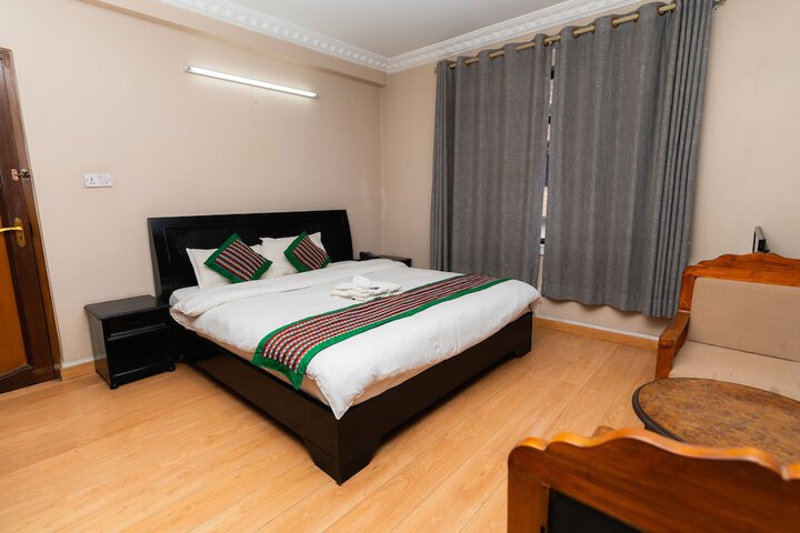 Room 8 of 48