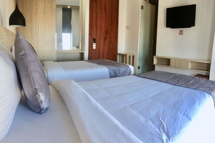 Room 10 of 48