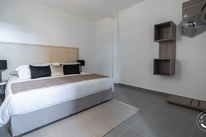 Room 5 of 88