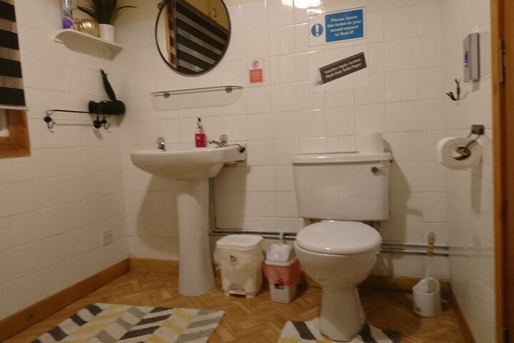 Room 16 of 46