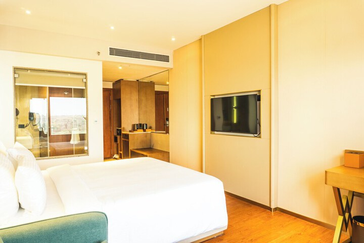 Room 9 of 53