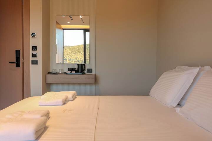 Room 105 of 165