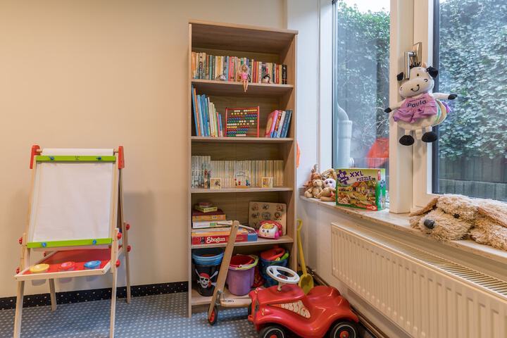 Room 16 of 34