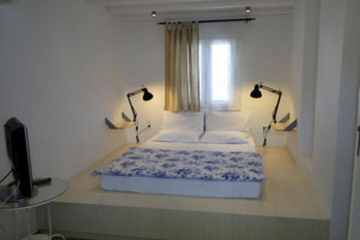 Room 9 of 39