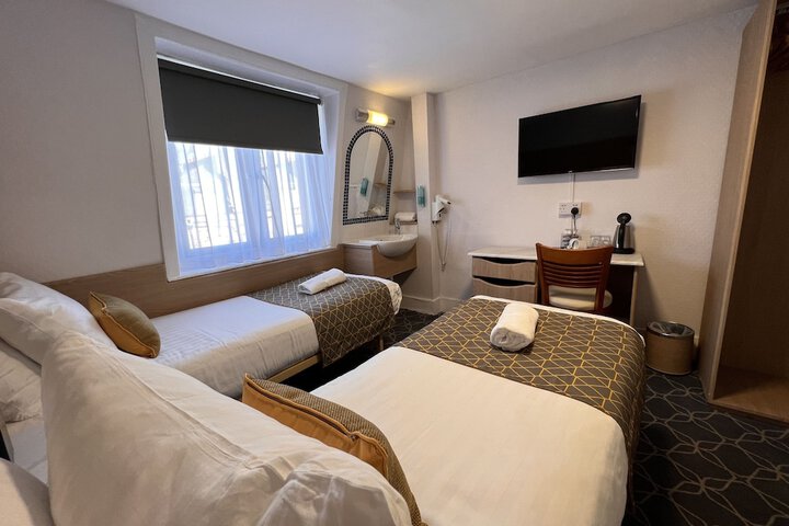 Room 15 of 23