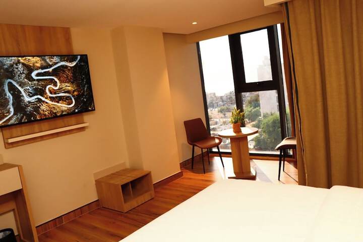 Room 10 of 25