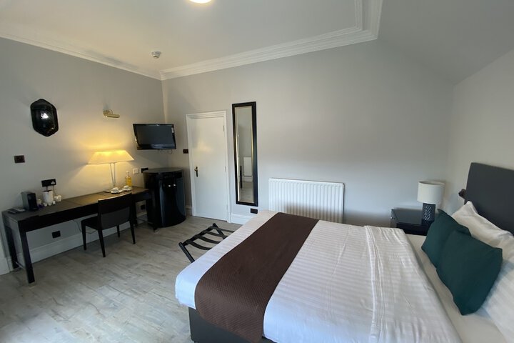 Room 10 of 86